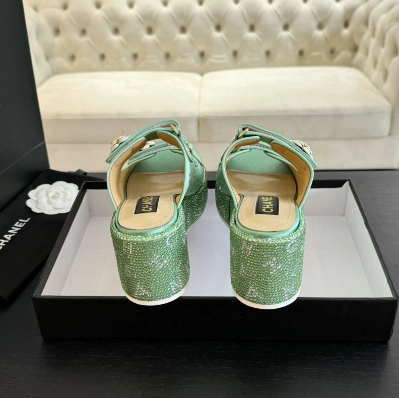 Versatile Chxnxl Sandals 118317