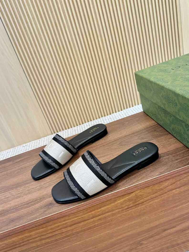 Soft Gxccx Slippers 155578
