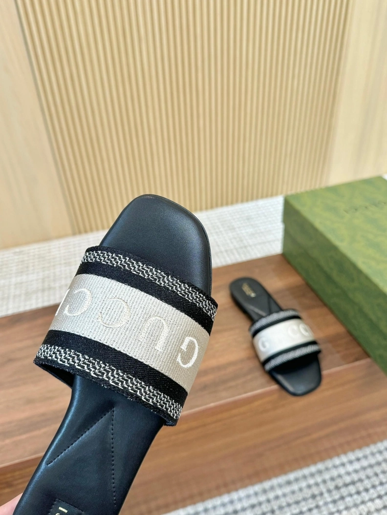 Soft Gxccx Slippers 155578