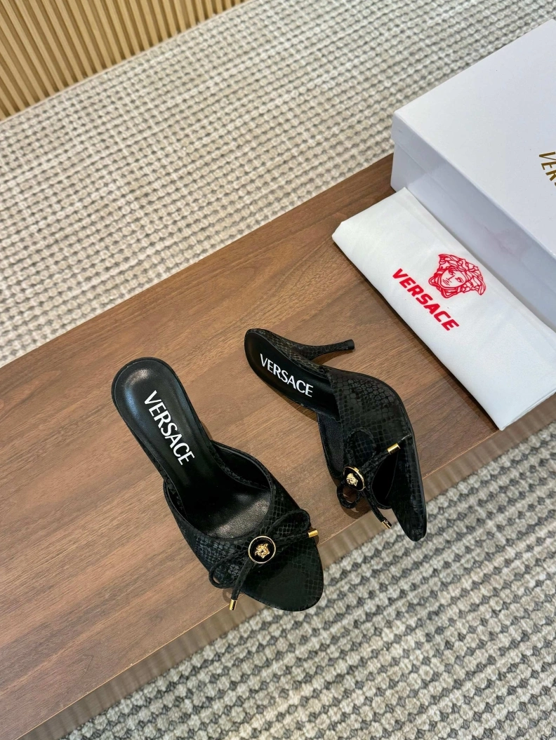 Gxvxnchy Sandals GoAnywhere 152043