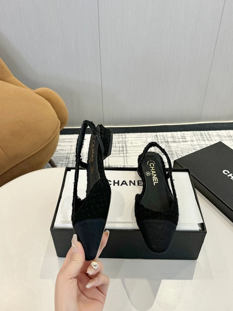 Chxnxl Sandals Bright 118304