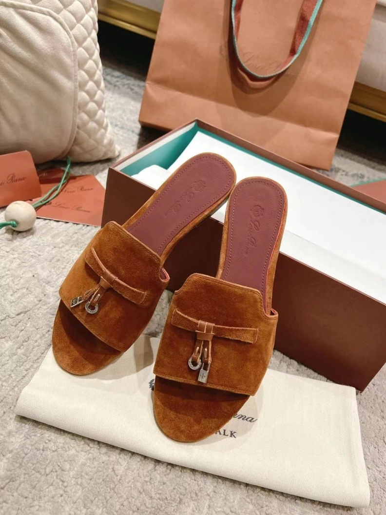 Elegant Othxr Slippers 210194