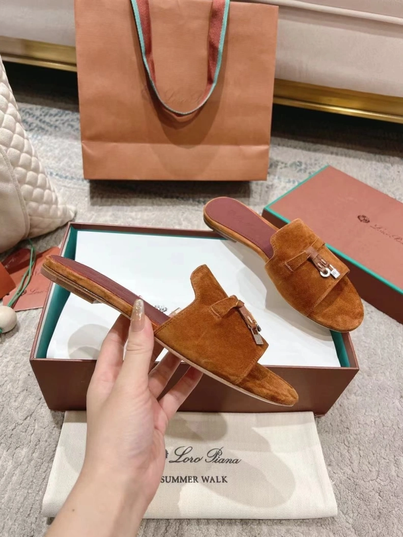 Elegant Othxr Slippers 210194