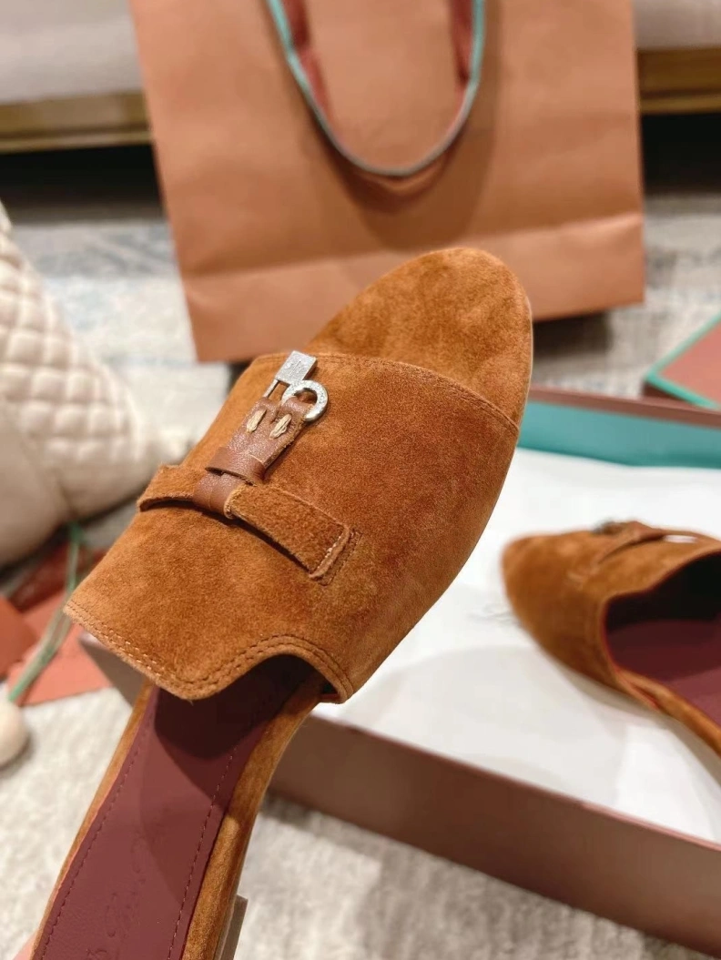 Elegant Othxr Slippers 210194