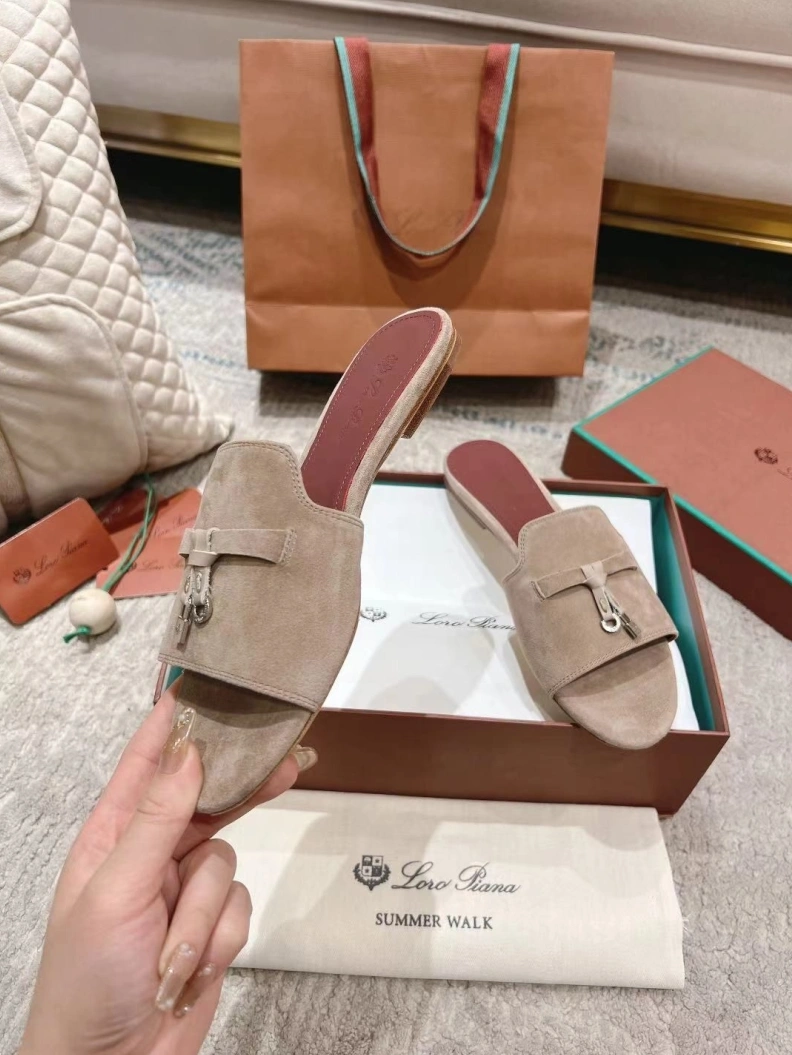 HighQuality Othxr Slippers 210197