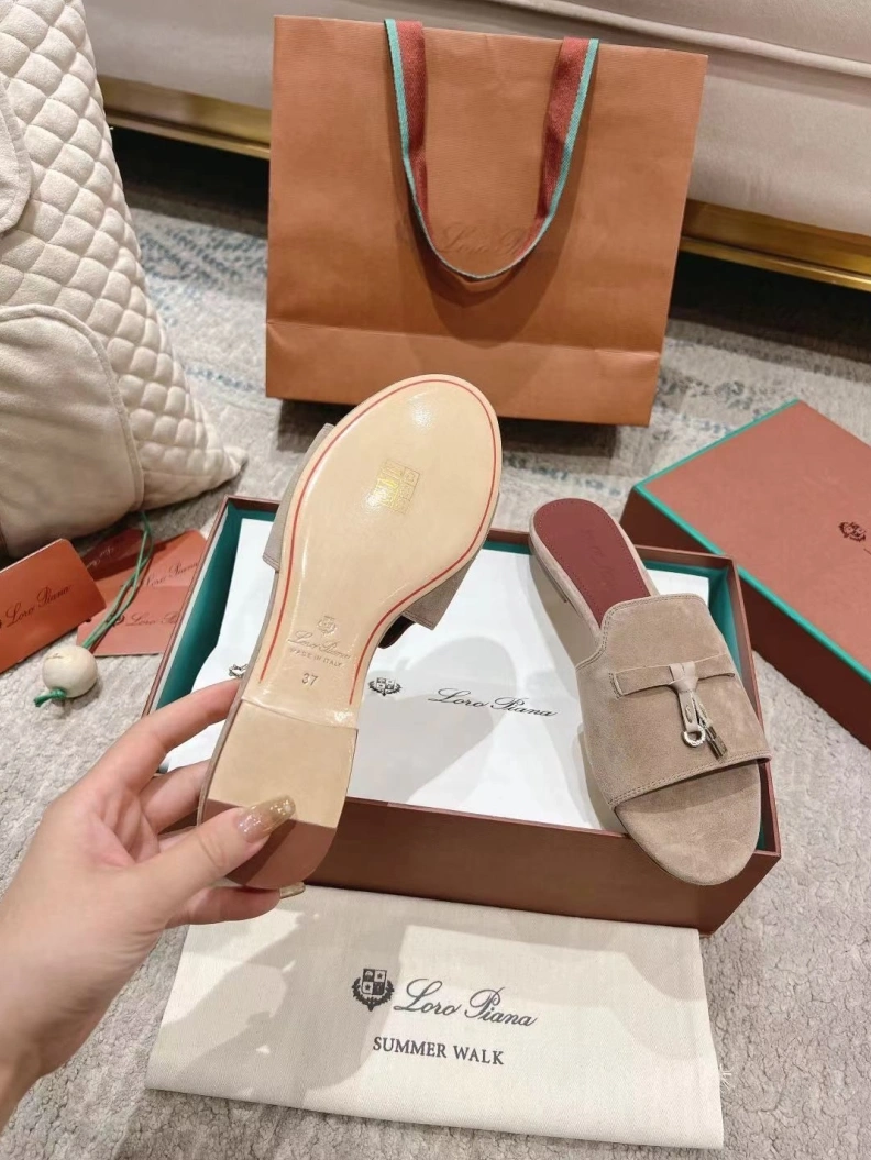 HighQuality Othxr Slippers 210197