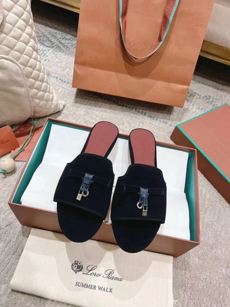 HighQuality Othxr Slippers 210201