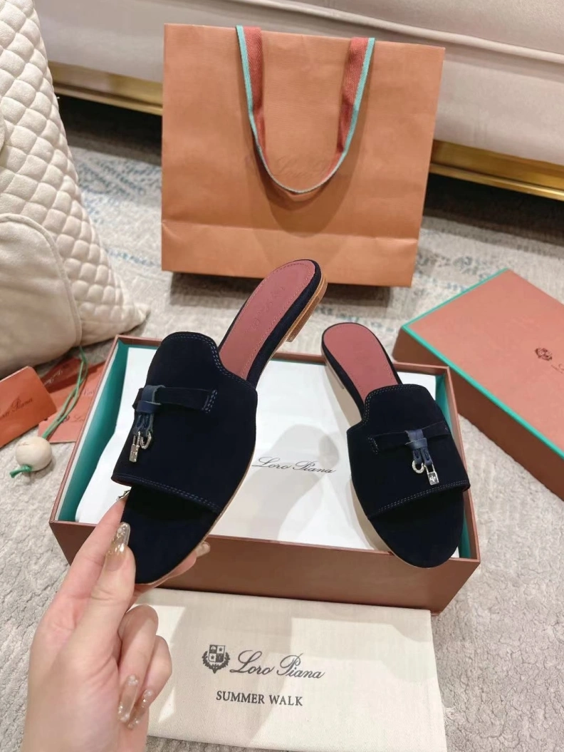 HighQuality Othxr Slippers 210201