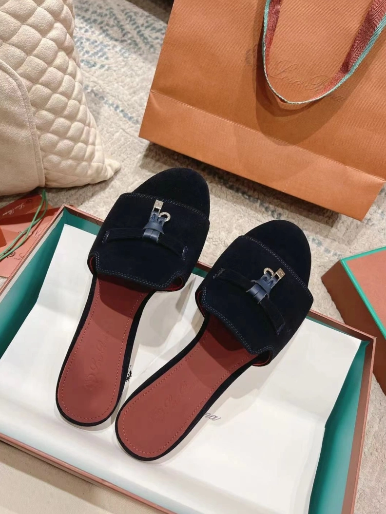 HighQuality Othxr Slippers 210201