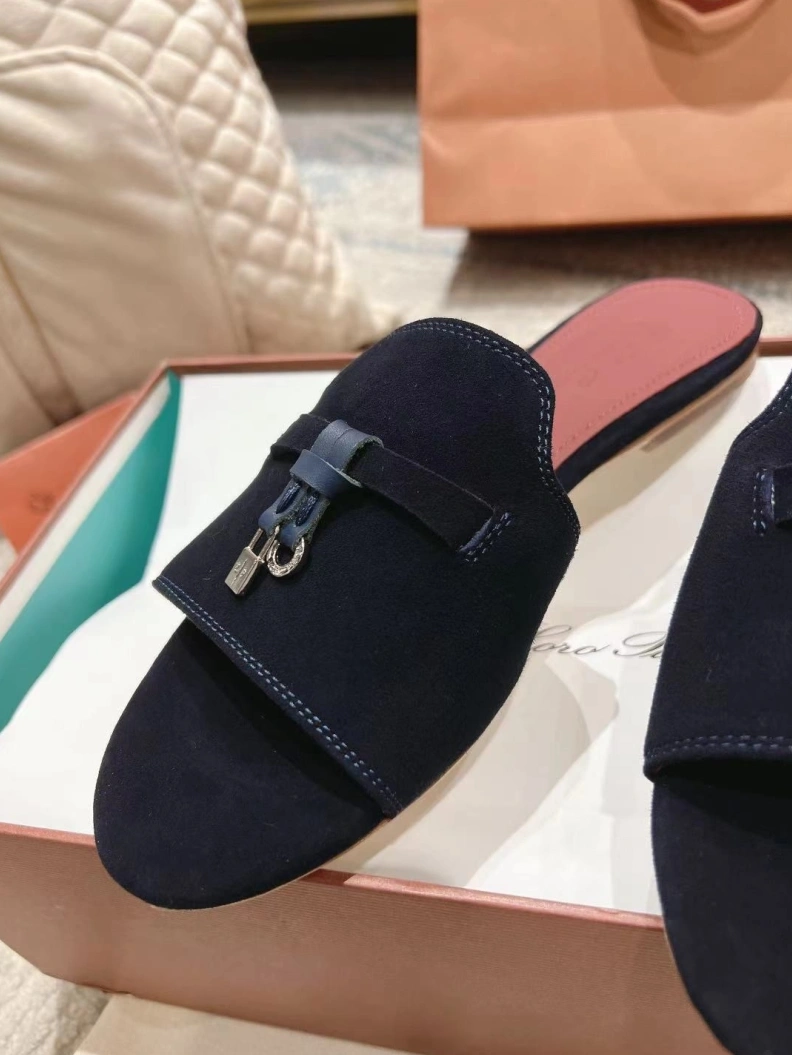 HighQuality Othxr Slippers 210201