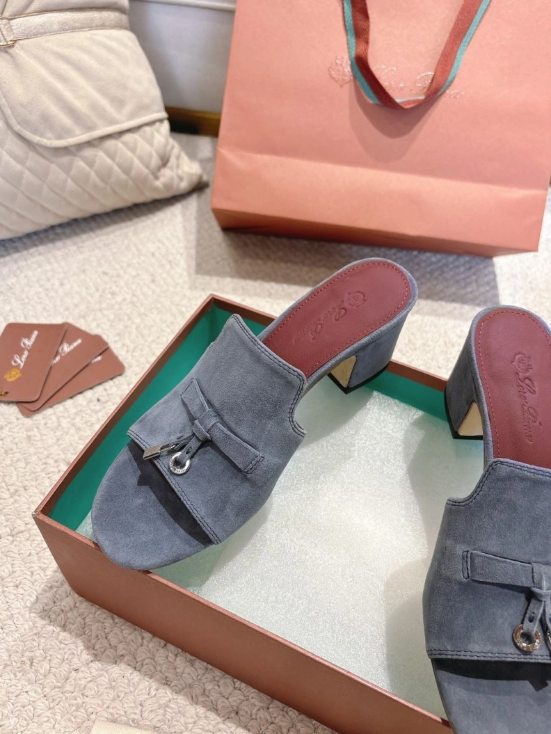 Trendy Othxr Slippers 210193