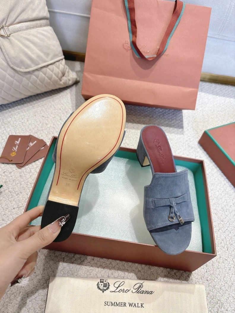 Trendy Othxr Slippers 210193