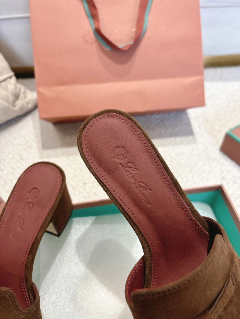 Functional Othxr Slippers 210173