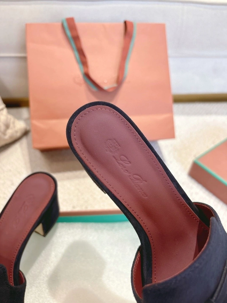 Comfortable Othxr Slippers 210170