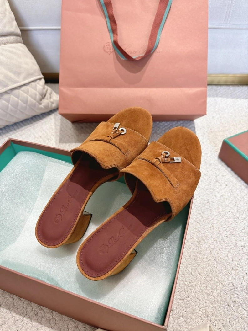 Functional Othxr Slippers 210171