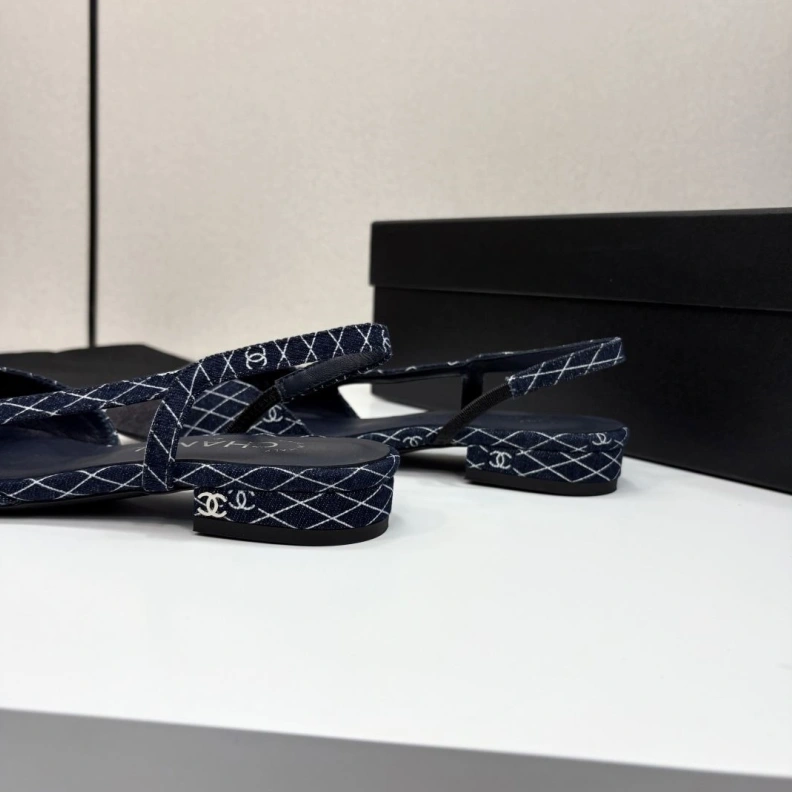 Durable Chxnxl Sandals 118301
