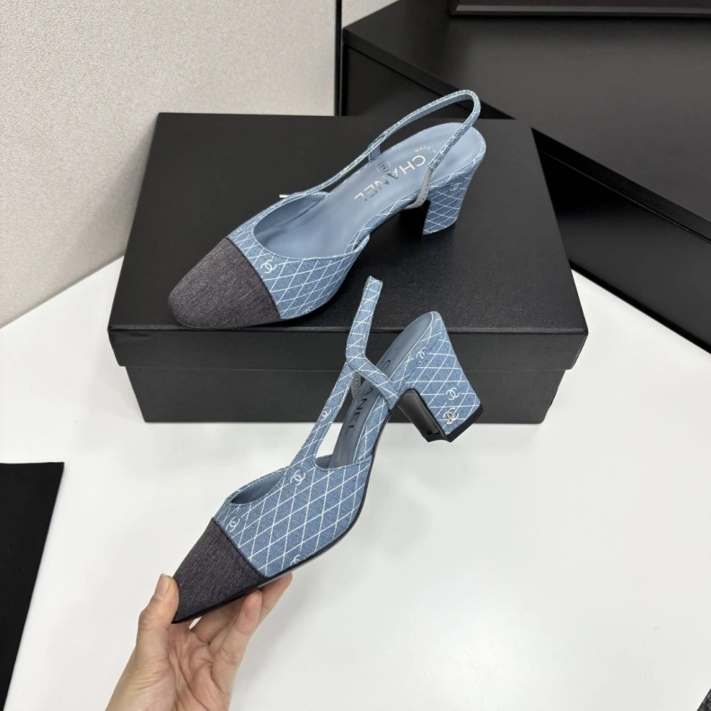 Compact Chxnxl Sandals 118299