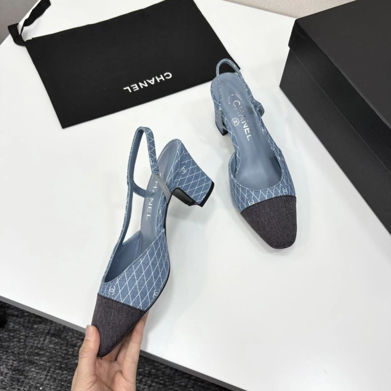 Compact Chxnxl Sandals 118299