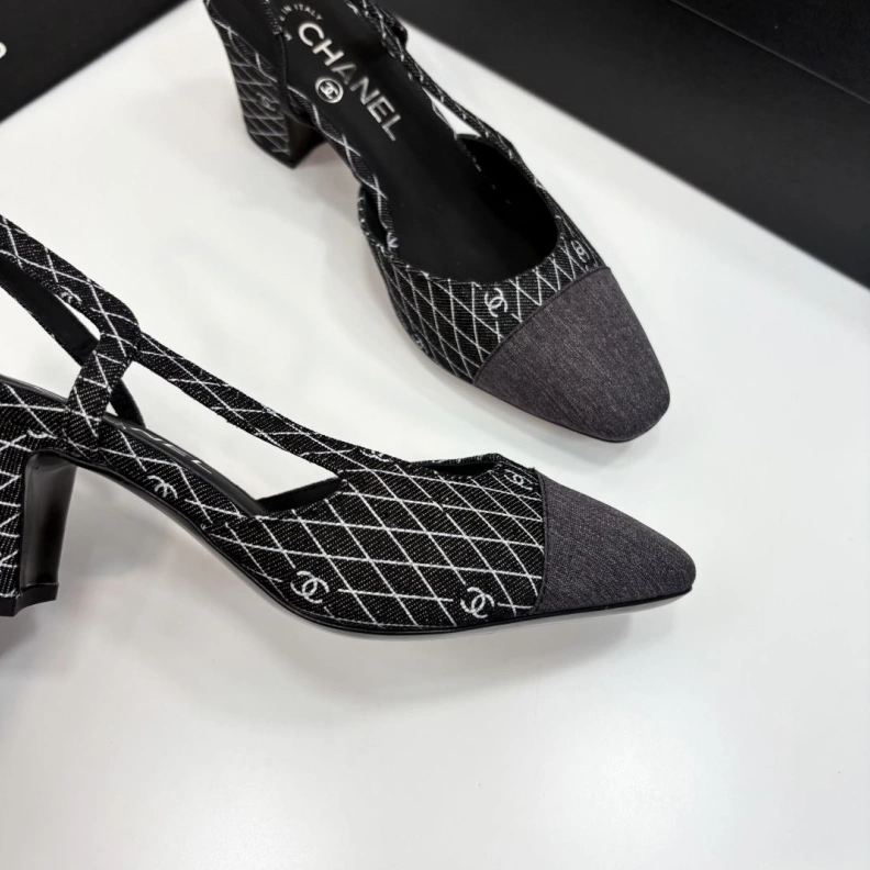 Lightweight Chxnxl Sandals 118296