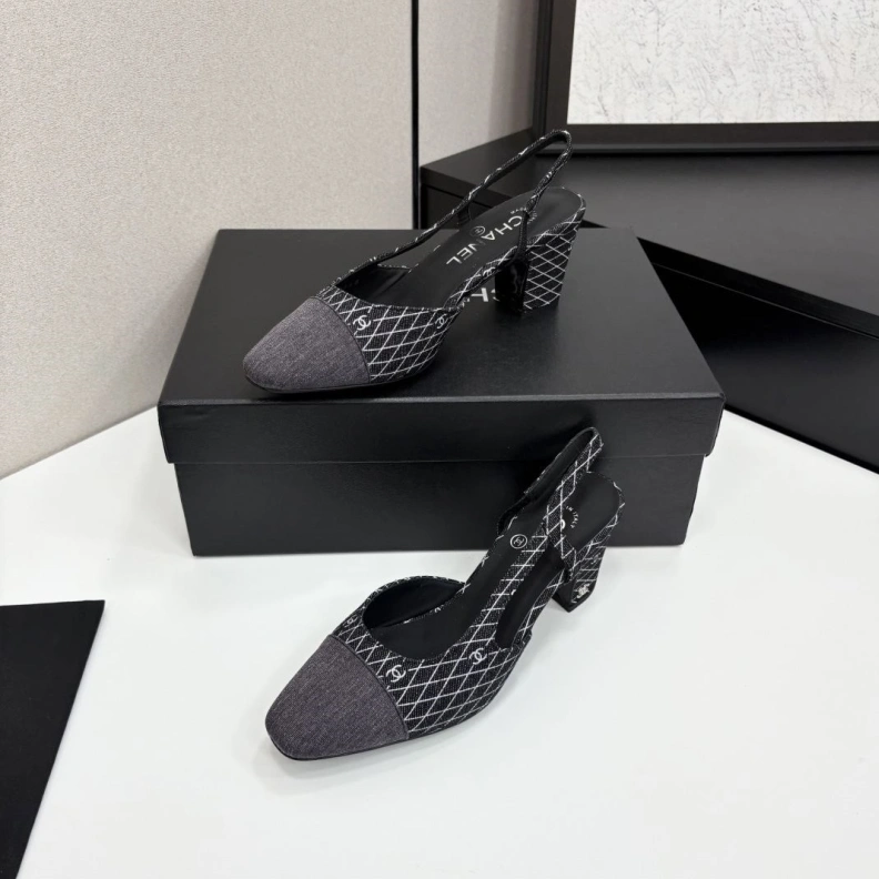 Lightweight Chxnxl Sandals 118296