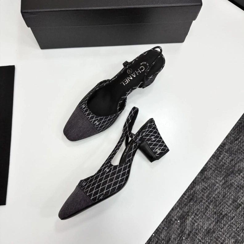 Lightweight Chxnxl Sandals 118296