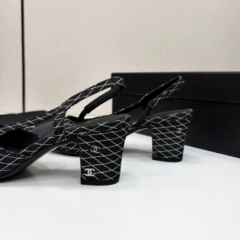Lightweight Chxnxl Sandals 118296