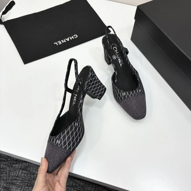 Lightweight Chxnxl Sandals 118296