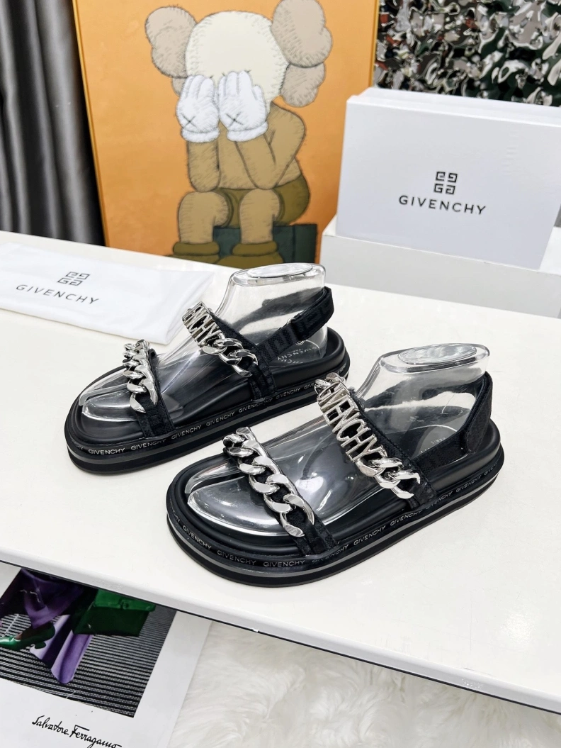 NewStyle Gxvxnchy Sandals 152041