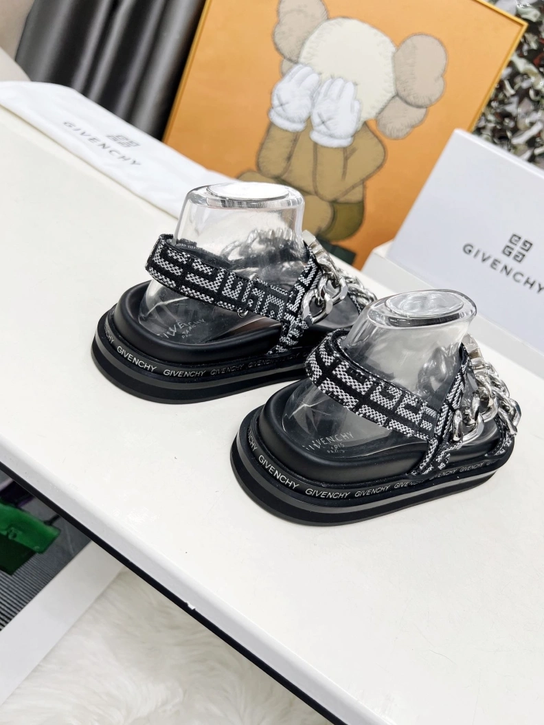 Affordable Gxvxnchy Sandals 152040