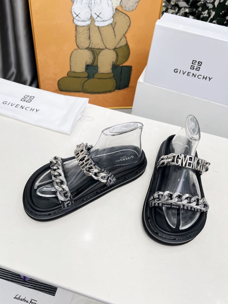 Functional Gxvxnchy Sandals 152035