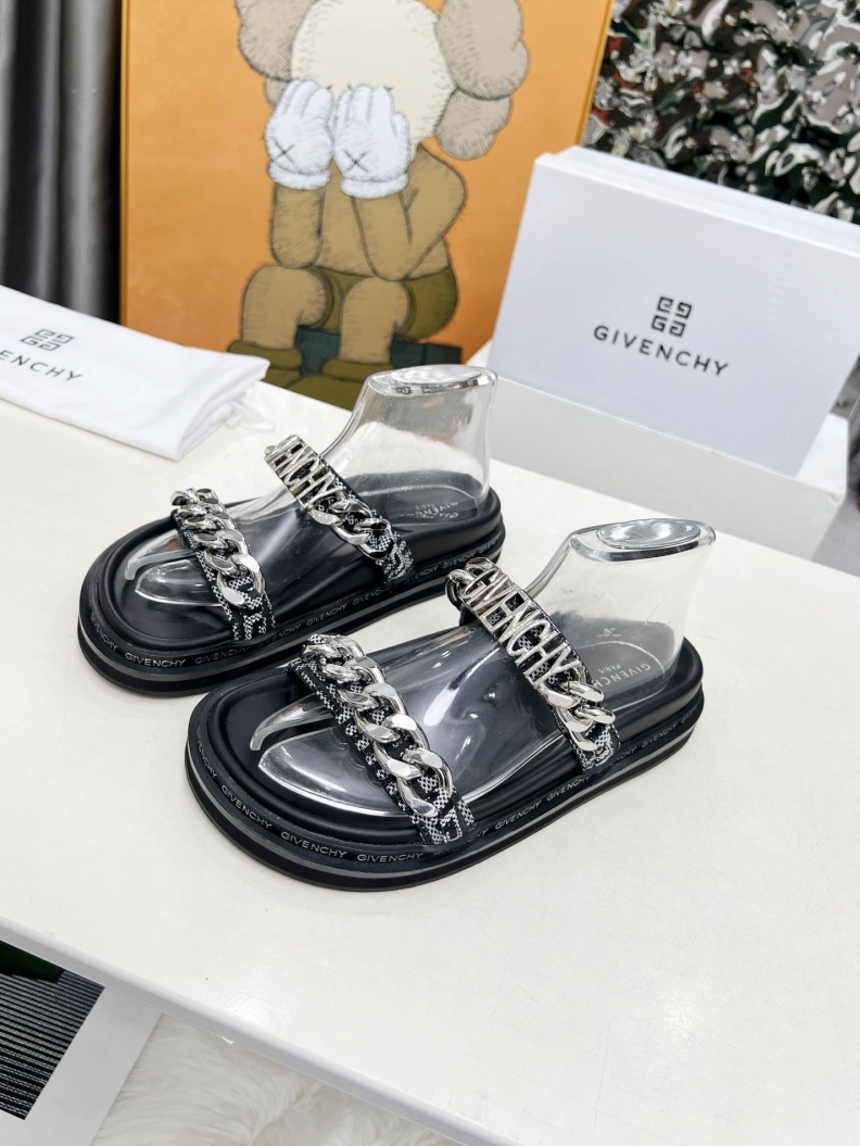 Functional Gxvxnchy Sandals 152035