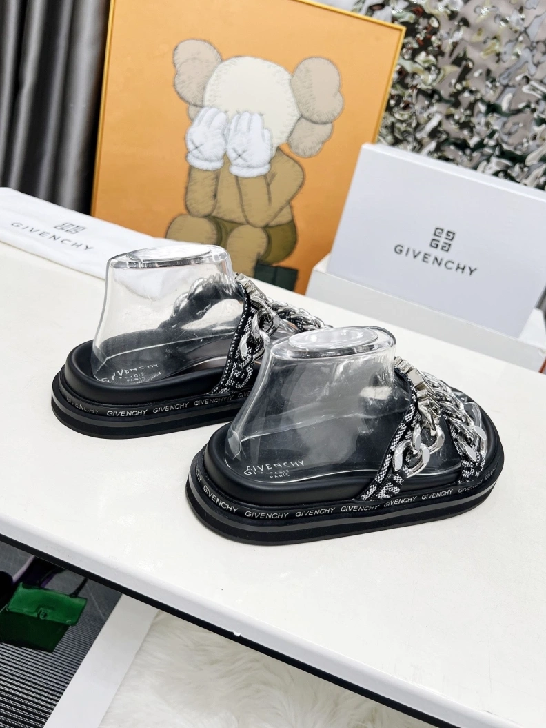 Functional Gxvxnchy Sandals 152035