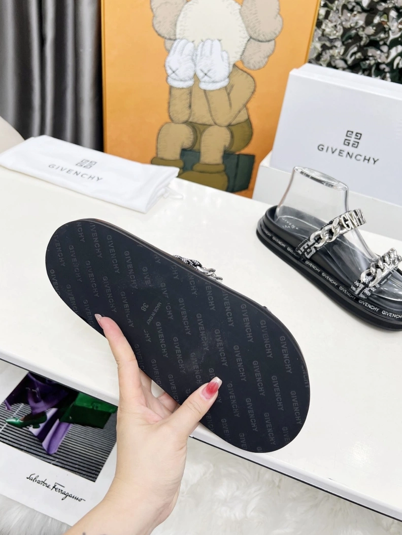 Functional Gxvxnchy Sandals 152035