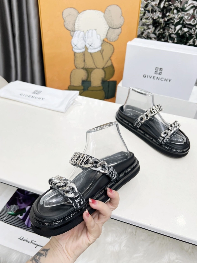 Functional Gxvxnchy Sandals 152035