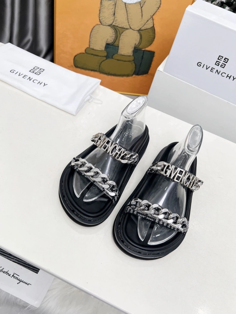 Functional Gxvxnchy Sandals 152035