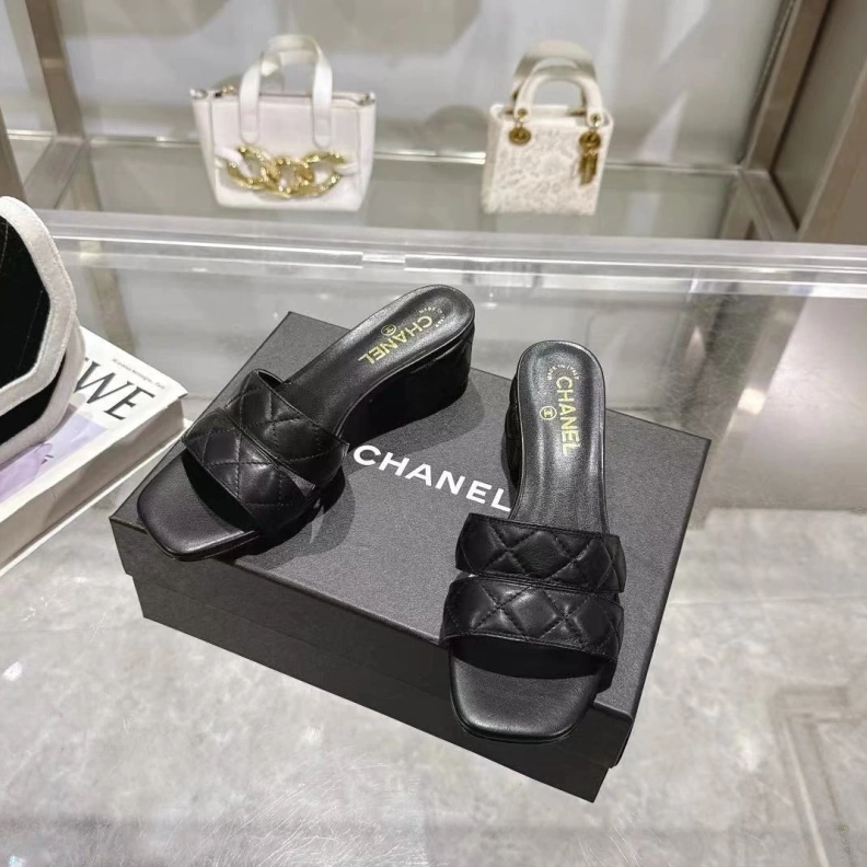 Bold Chxnxl Slippers 118184