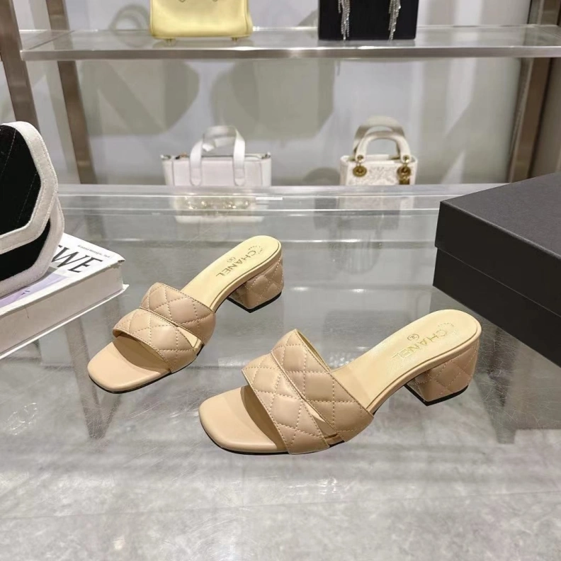 Refined Chxnxl Slippers 118186