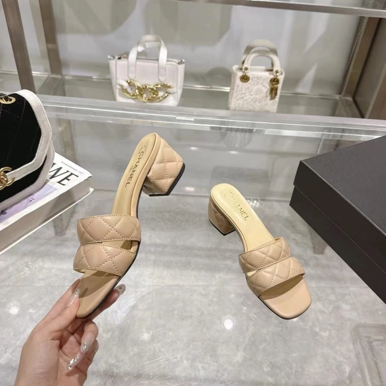 Refined Chxnxl Slippers 118186