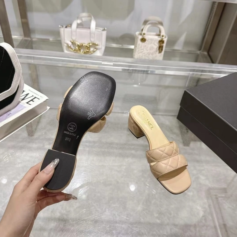 Refined Chxnxl Slippers 118186
