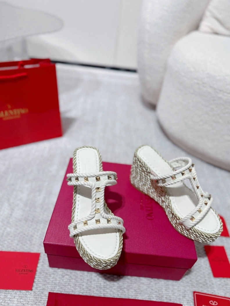 SportInspired Vxlxntino Sandals 228827