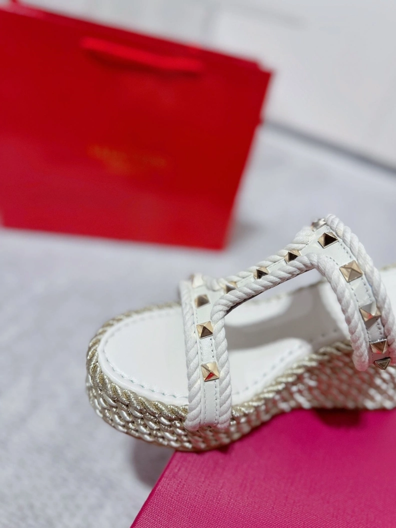 SportInspired Vxlxntino Sandals 228827