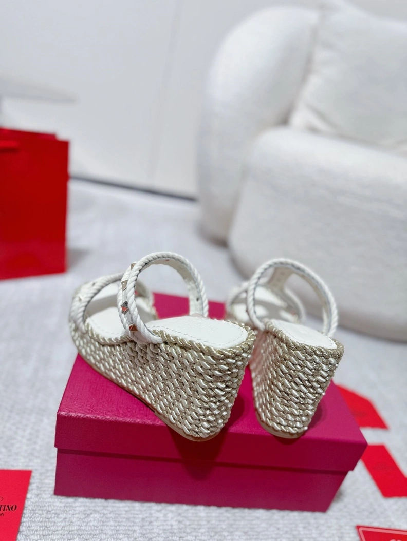 SportInspired Vxlxntino Sandals 228827