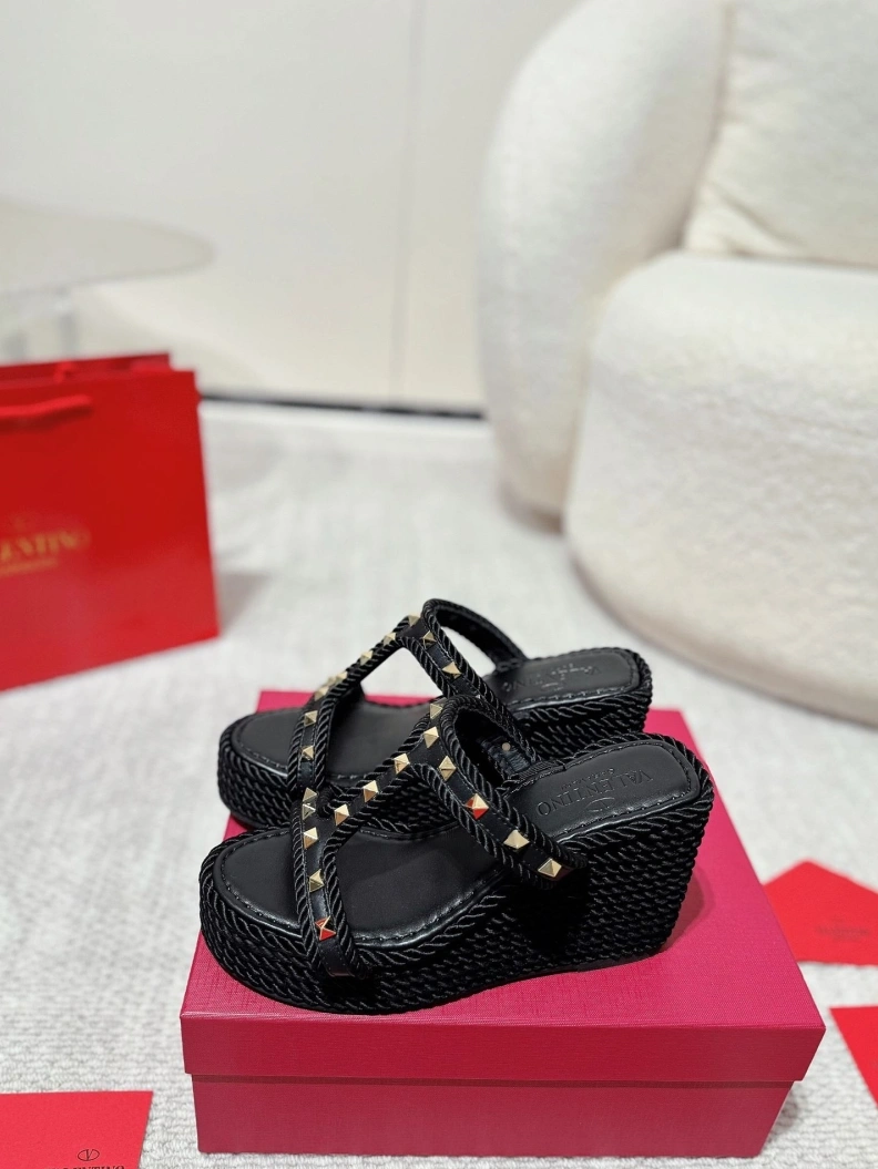 UrbanStyle Vxlxntino Sandals 228823
