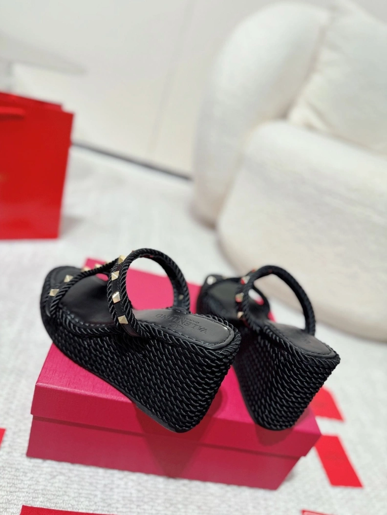 UrbanStyle Vxlxntino Sandals 228823