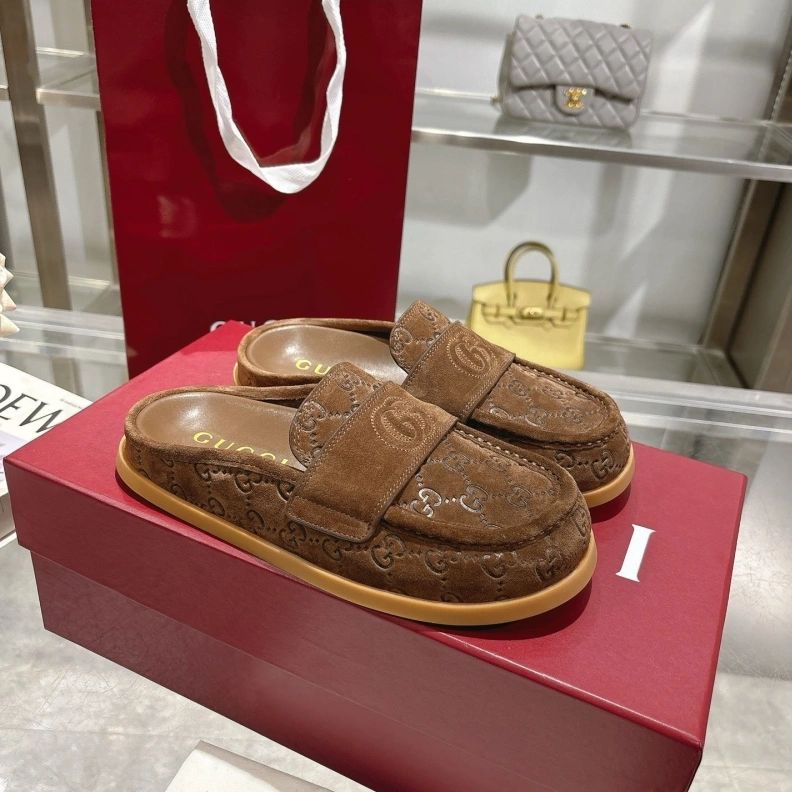 WellDesigned Gxccx Slippers 155579