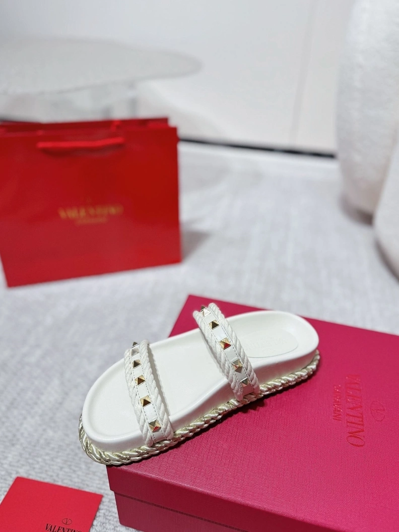 Practical Vxlxntino Sandals 228820