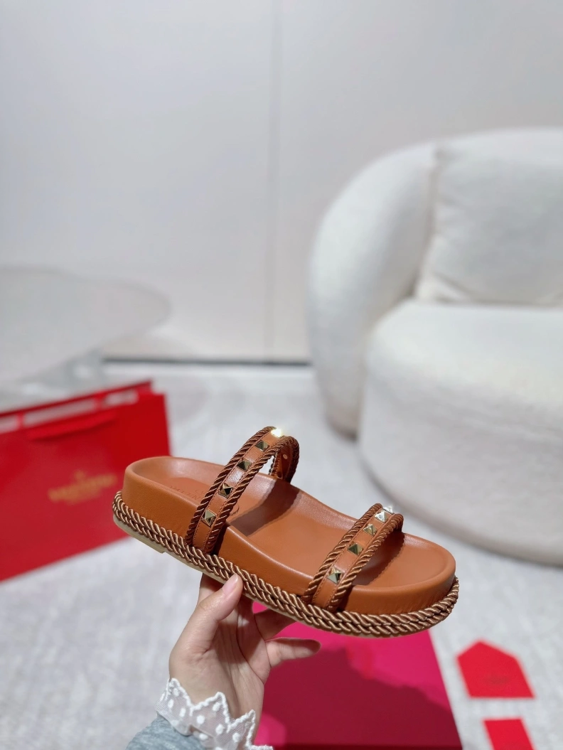 HighQuality Vxlxntino Sandals 228807