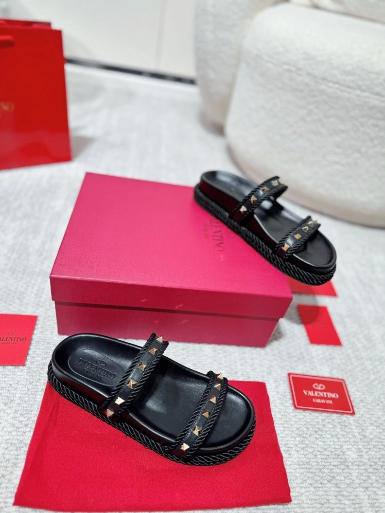 Bold Vxlxntino Sandals 228815