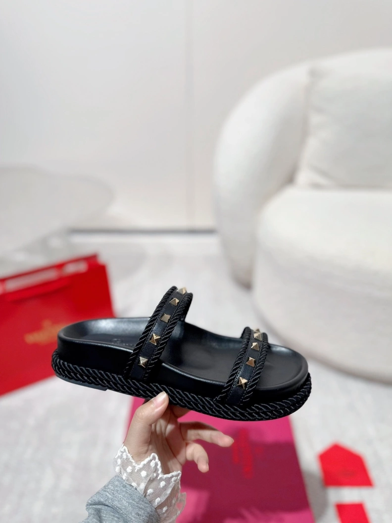Bold Vxlxntino Sandals 228815