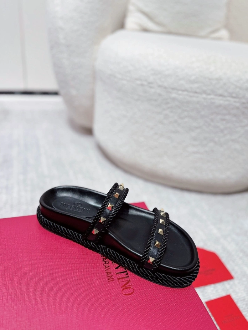 Bold Vxlxntino Sandals 228815